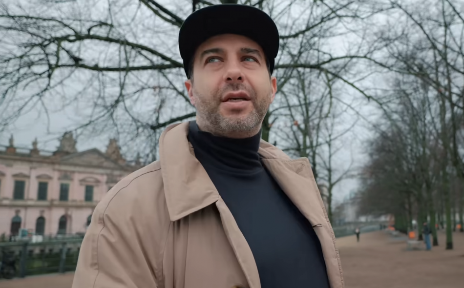 Иван Ургант пережил экстренную посадку самолета во время гастролей